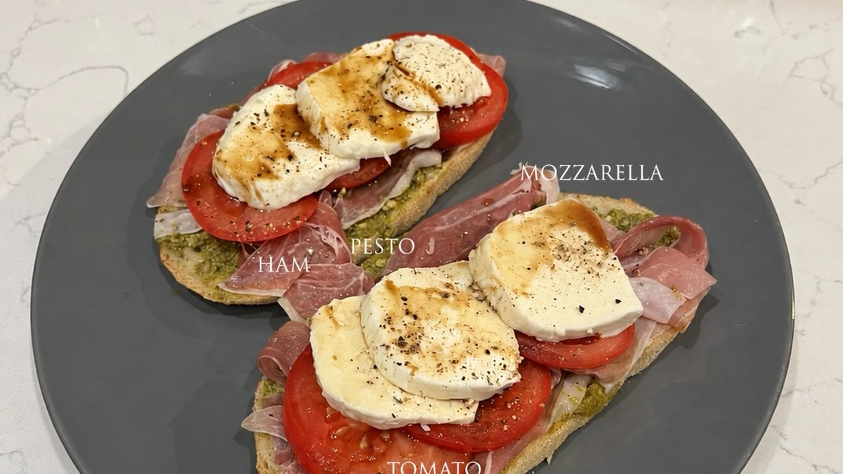 Open-Faced Pesto, Ham & Mozzarella Toasts