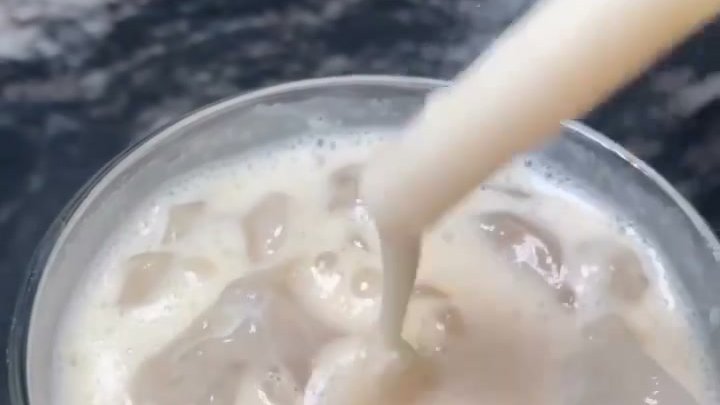 Creamy Lemon Date and Ginger Smoothie