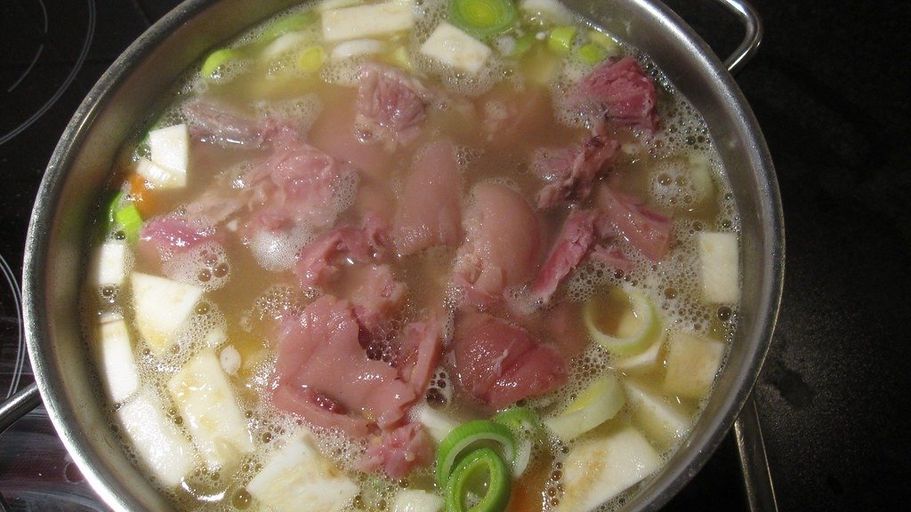 Fast-Breaking Bone Broth With Soft Vegetables