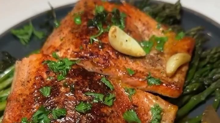 Pan Seared Salmon With Garlic Butter