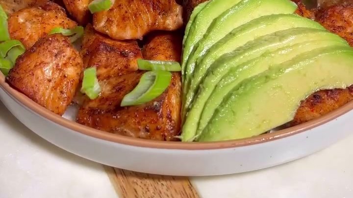 Smoky Air Fryer Salmon Bites with Sriracha Mayo